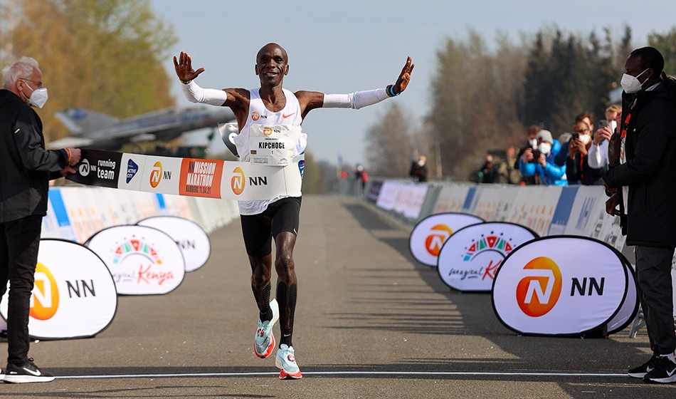 Eliud Kipchoge garante vitória na Mission Marathon, na Holanda